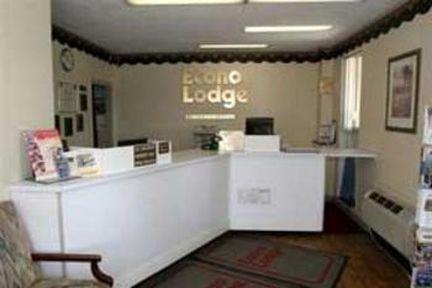 Econo Lodge Near Potomac Mills Woodbridge Room photo